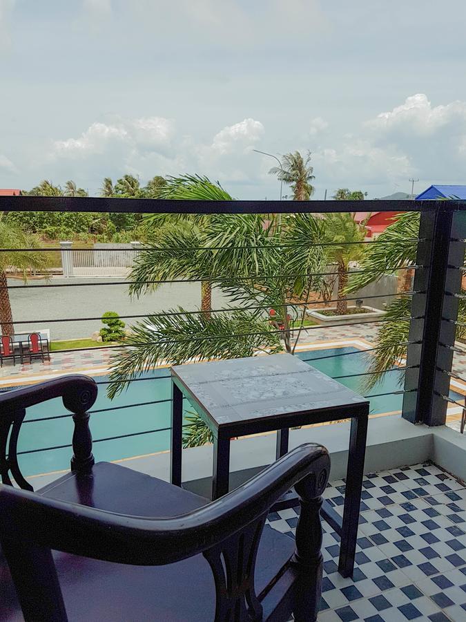 Two Moons Resort Kampot Eksteriør billede