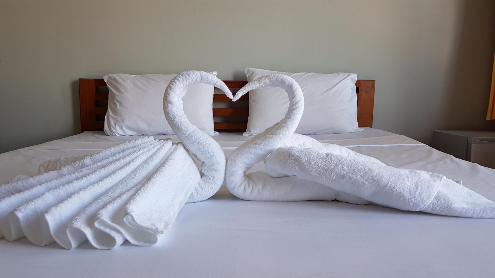 Two Moons Resort Kampot Eksteriør billede